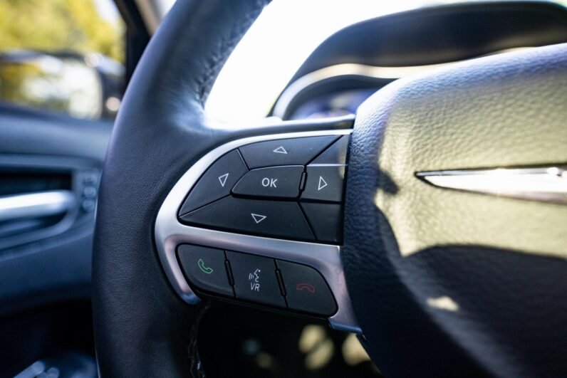 2016 Chrysler 300C Base
