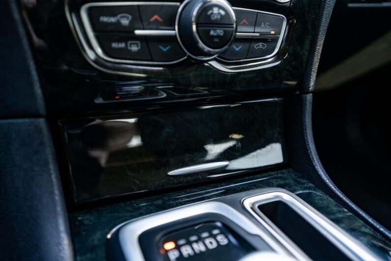 2016 Chrysler 300C Base