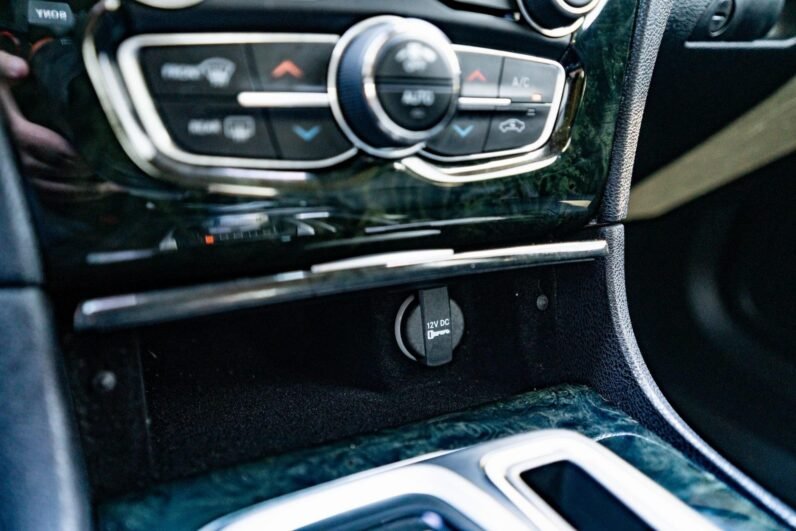 2016 Chrysler 300C Base