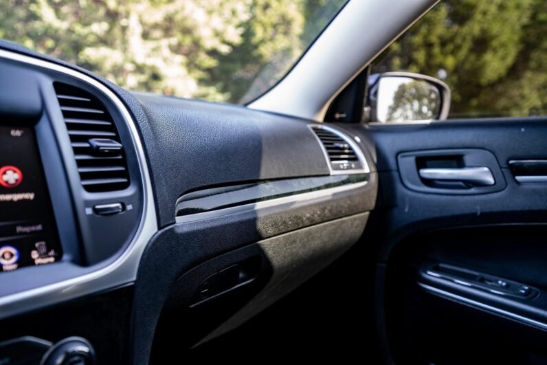 2016 Chrysler 300C Base