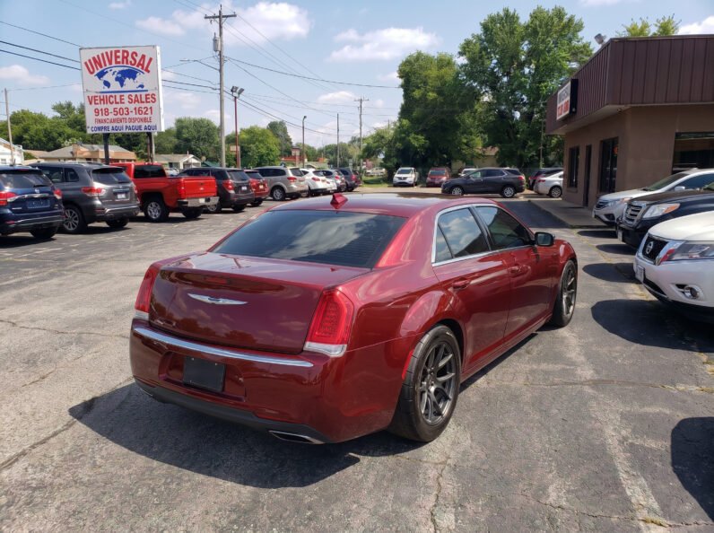 2016 Chrysler 300C Base